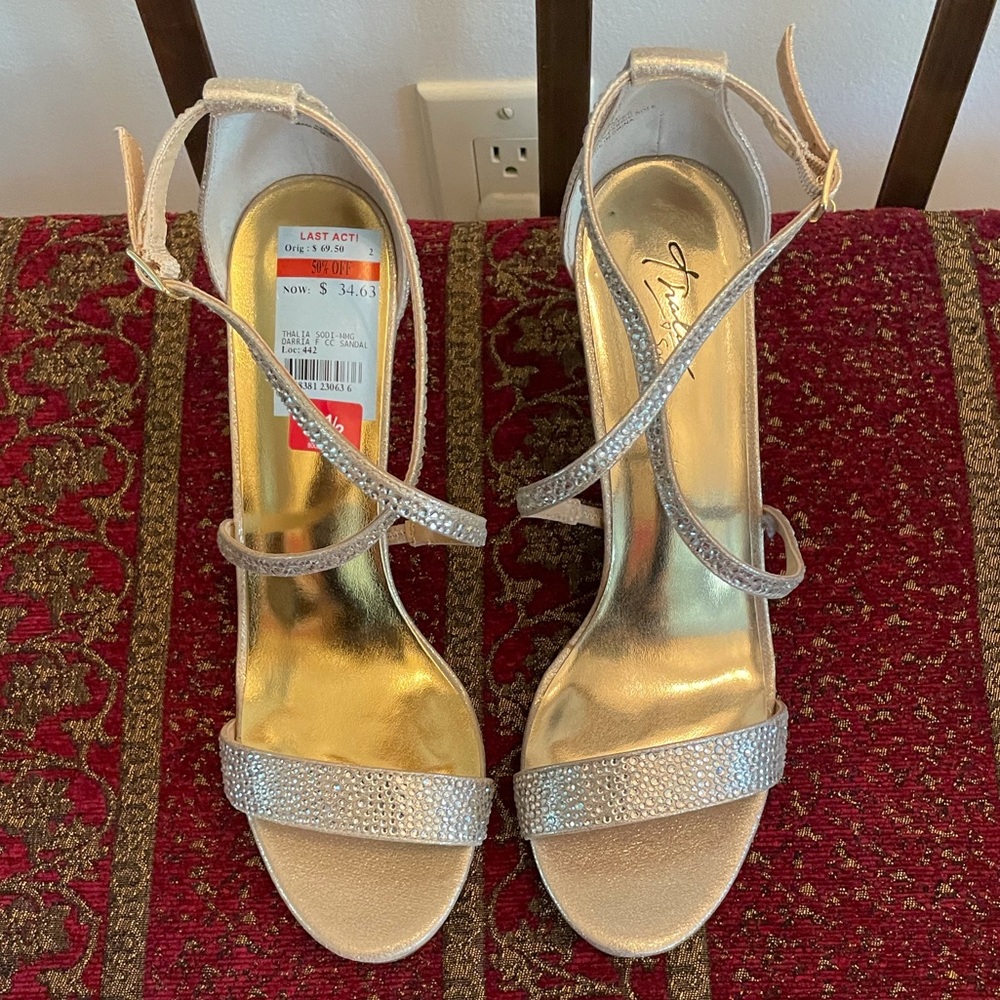 Thalia Sodi Gold/Champagne Heels